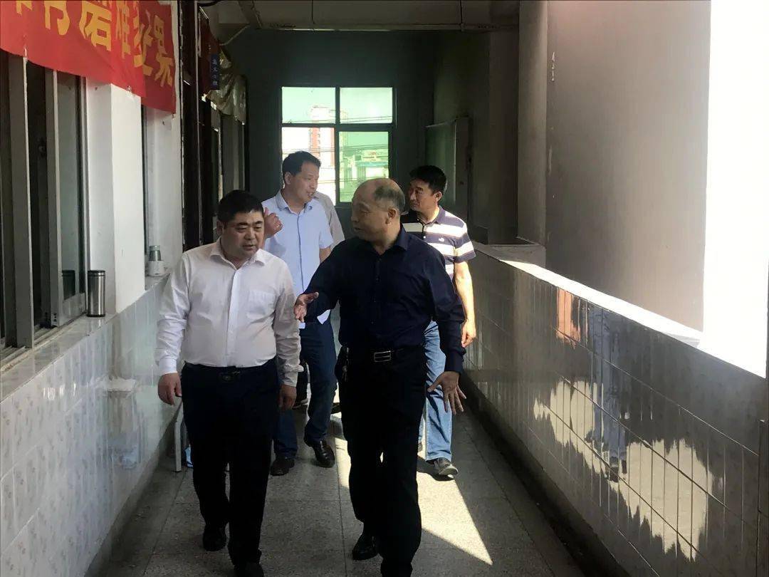 县教育局丁银川局长来我校指导高考工作