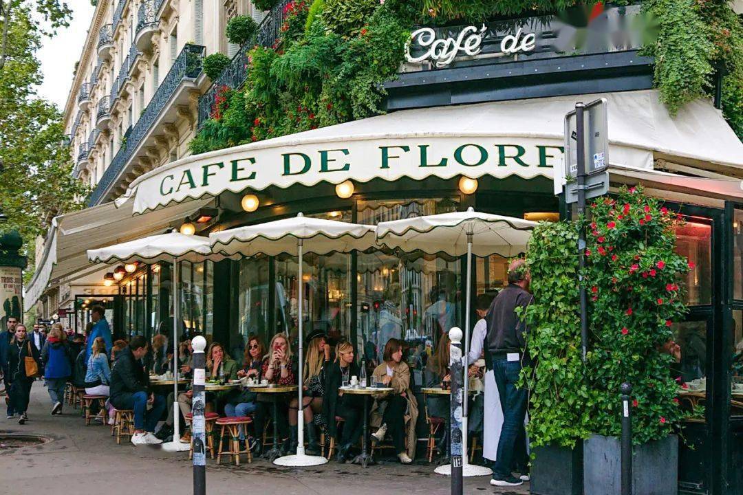 周末图集99的法国女人都在靠露天咖啡馆续命