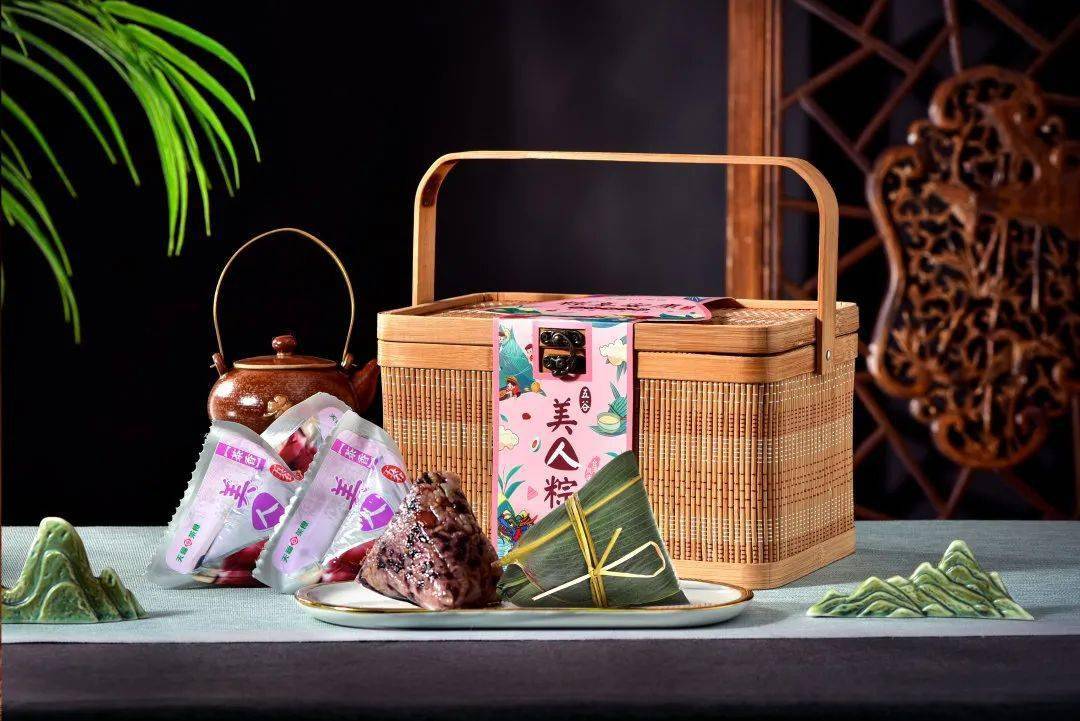 天福五谷美人粽,甄选天福东方美人茶,甘醇清雅,东北桦川圆糯,糯香十足