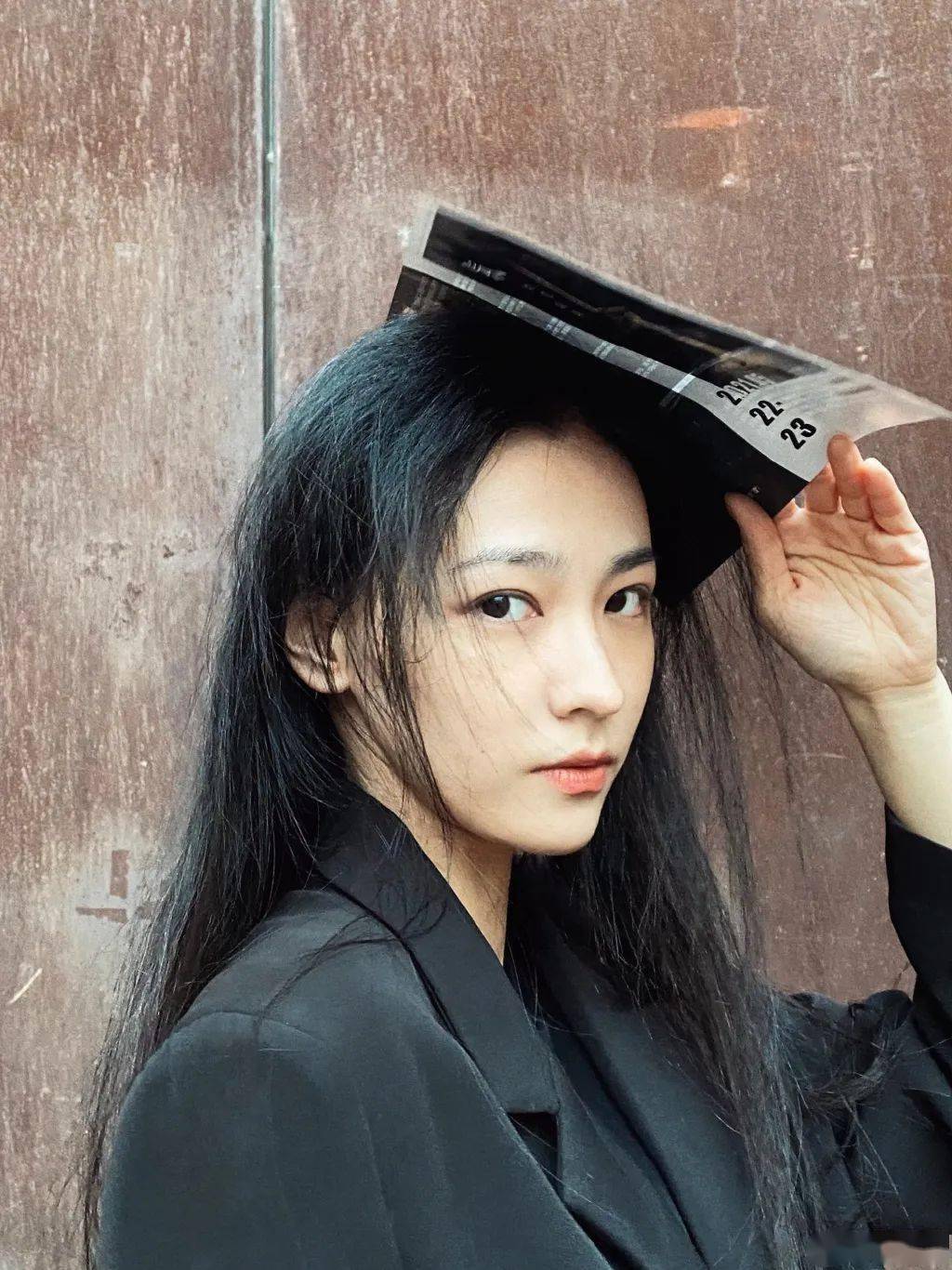 丁笑滢水蓝色的彩妆