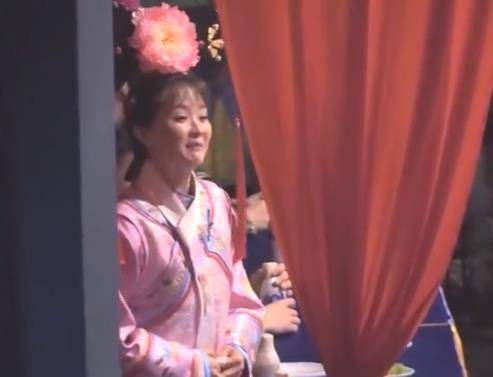 撞脸贾玲?王艳再演“晴儿格格”,脸部松垮浮肿