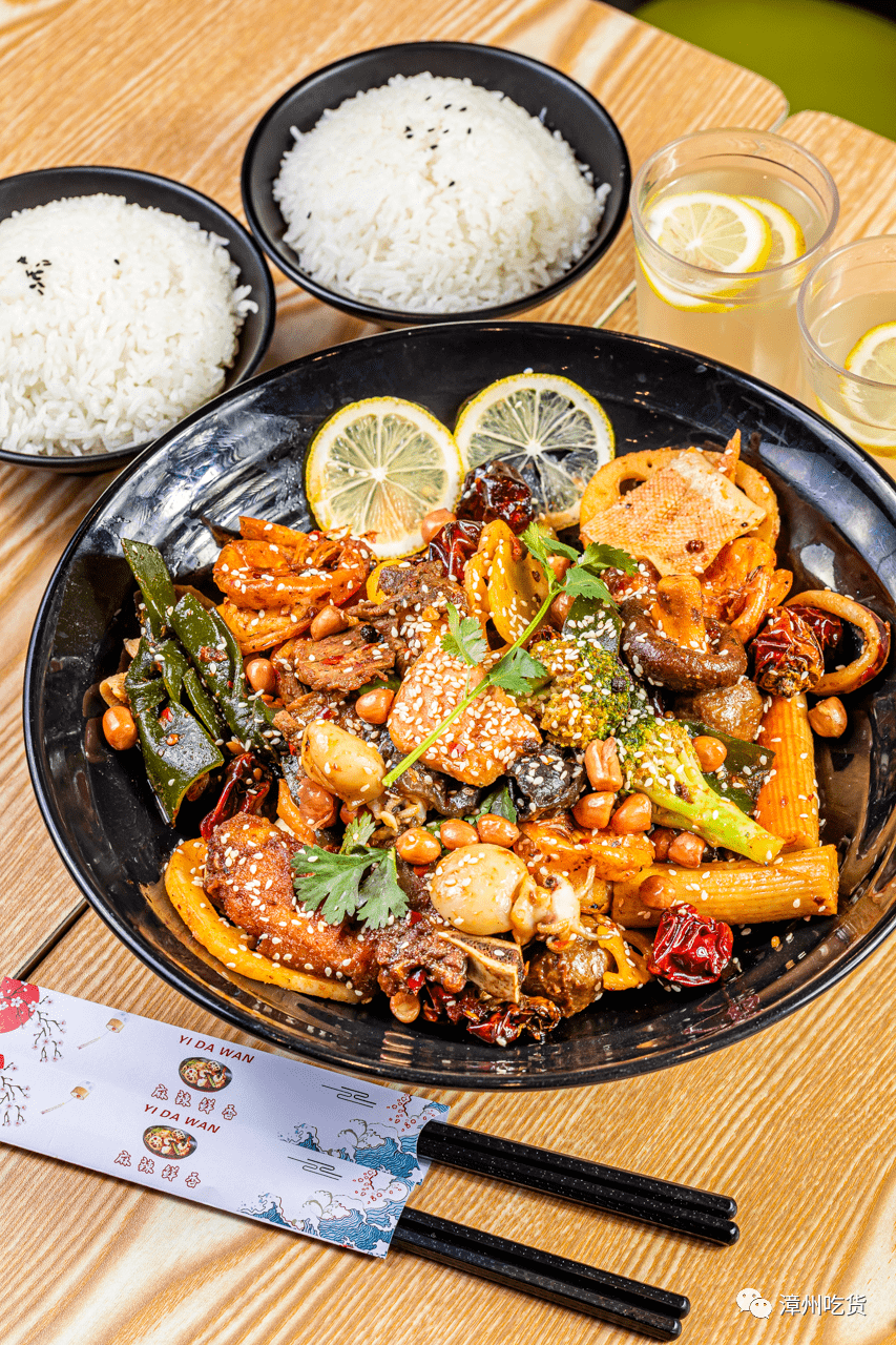 这家巨大碗的麻辣香锅凭实力撩胃很费饭