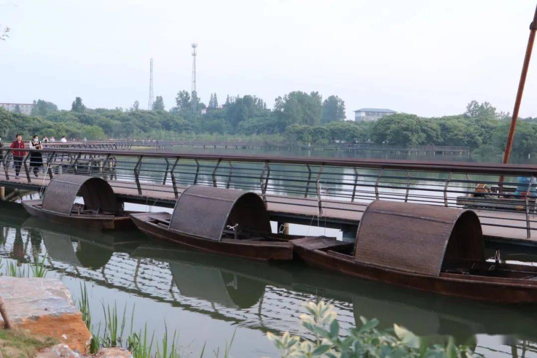 积极推进"多规合一"的实用型规划编制,将龟山湖休闲度假区作为乡村