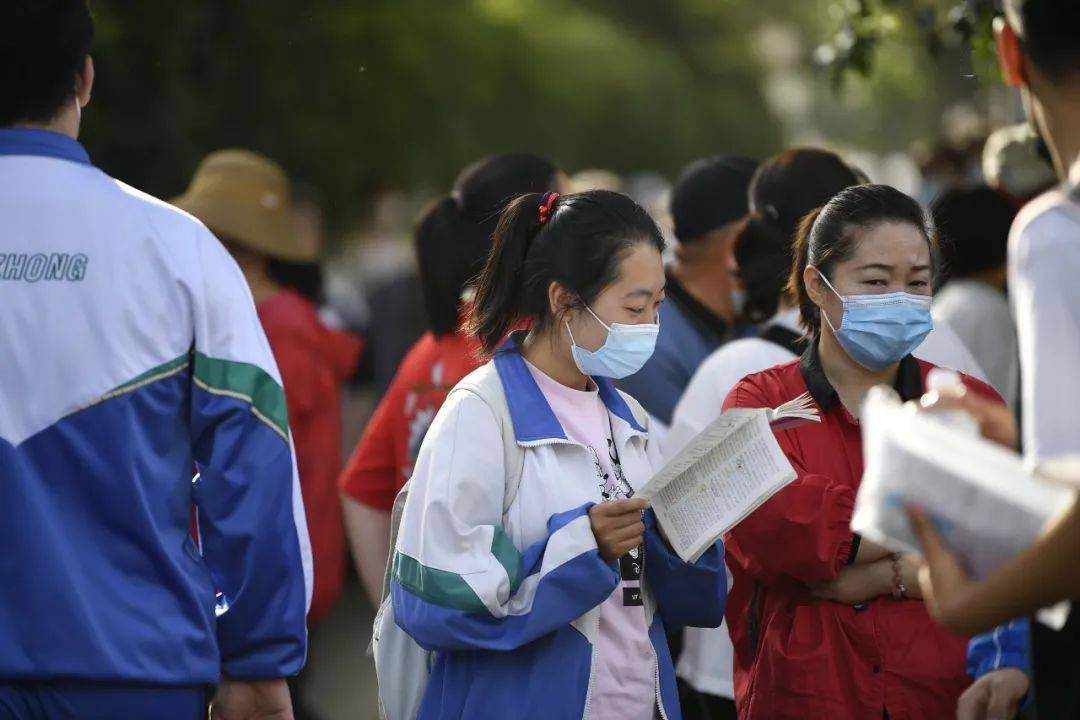 护航高考高考首日银川19679名学子为梦想而战