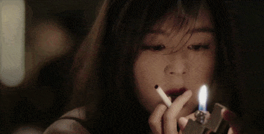 41岁张静初,花5年时间打造单身别墅:家里堆满旧物,却美得不像话!