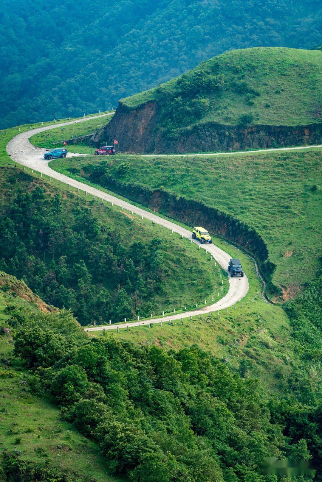 哇新兴风车山吸引众多游客原来它的魅力就在