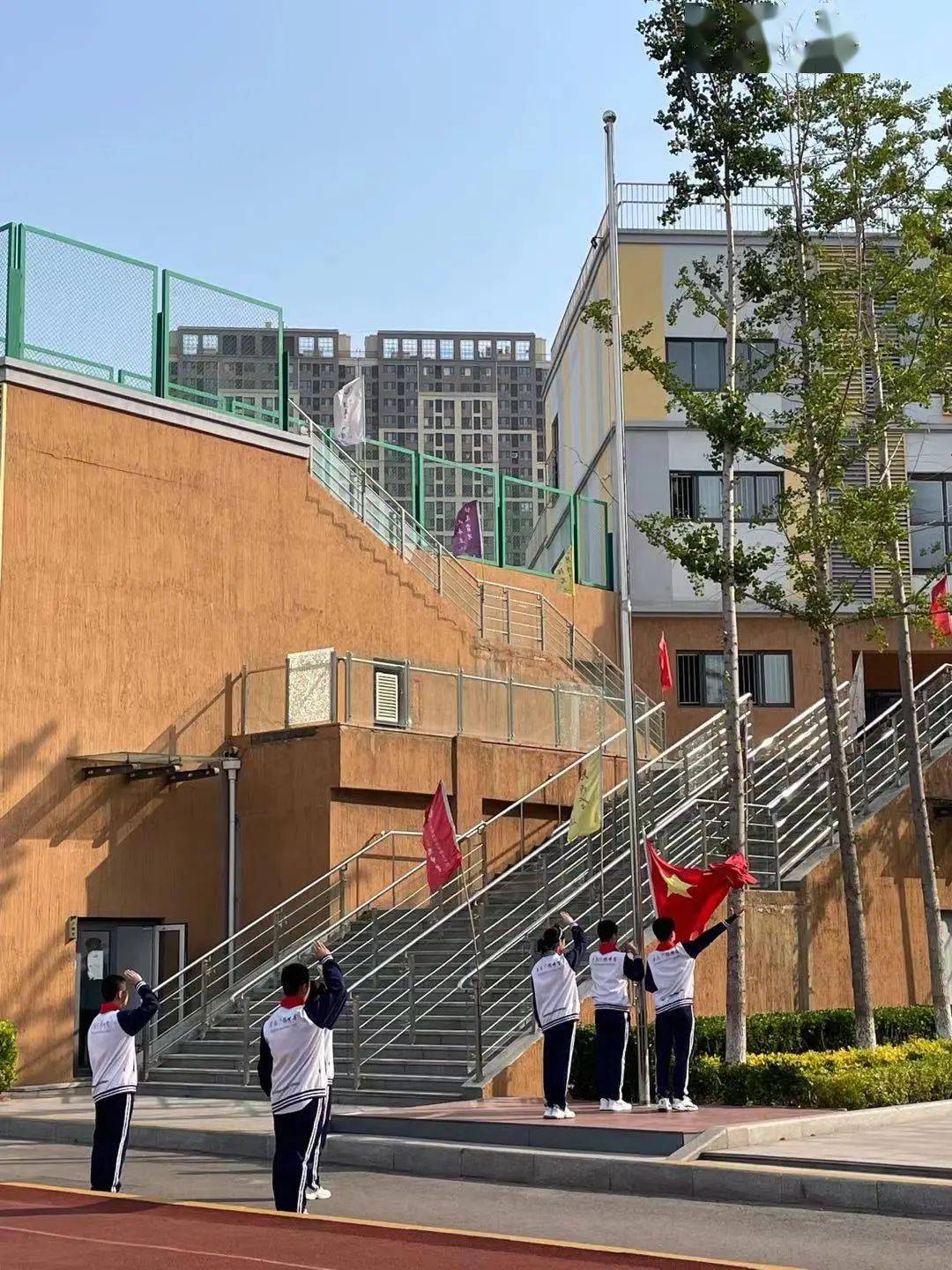 弘扬爱国情 端午粽飘香 ——青岛广雅中学主校区第15周升旗仪式