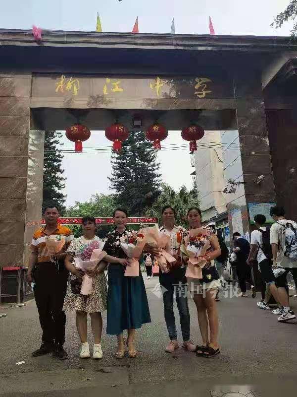 柳江中学6日晚给所有考生和家长发了一封满是叮咛,满是不舍的公开信