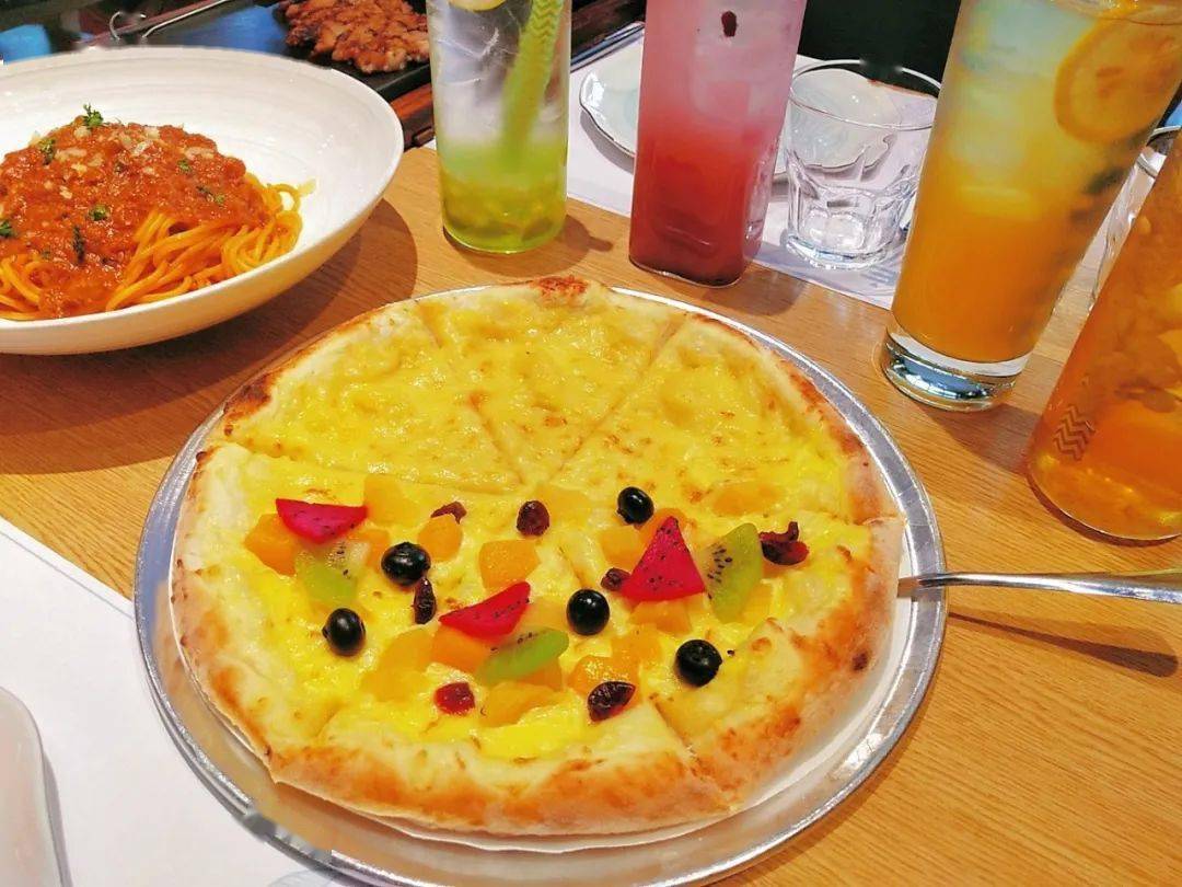 哈西万达广场乐a榴莲披萨129元享乐a榴莲披萨套餐金枕榴莲水果双拼