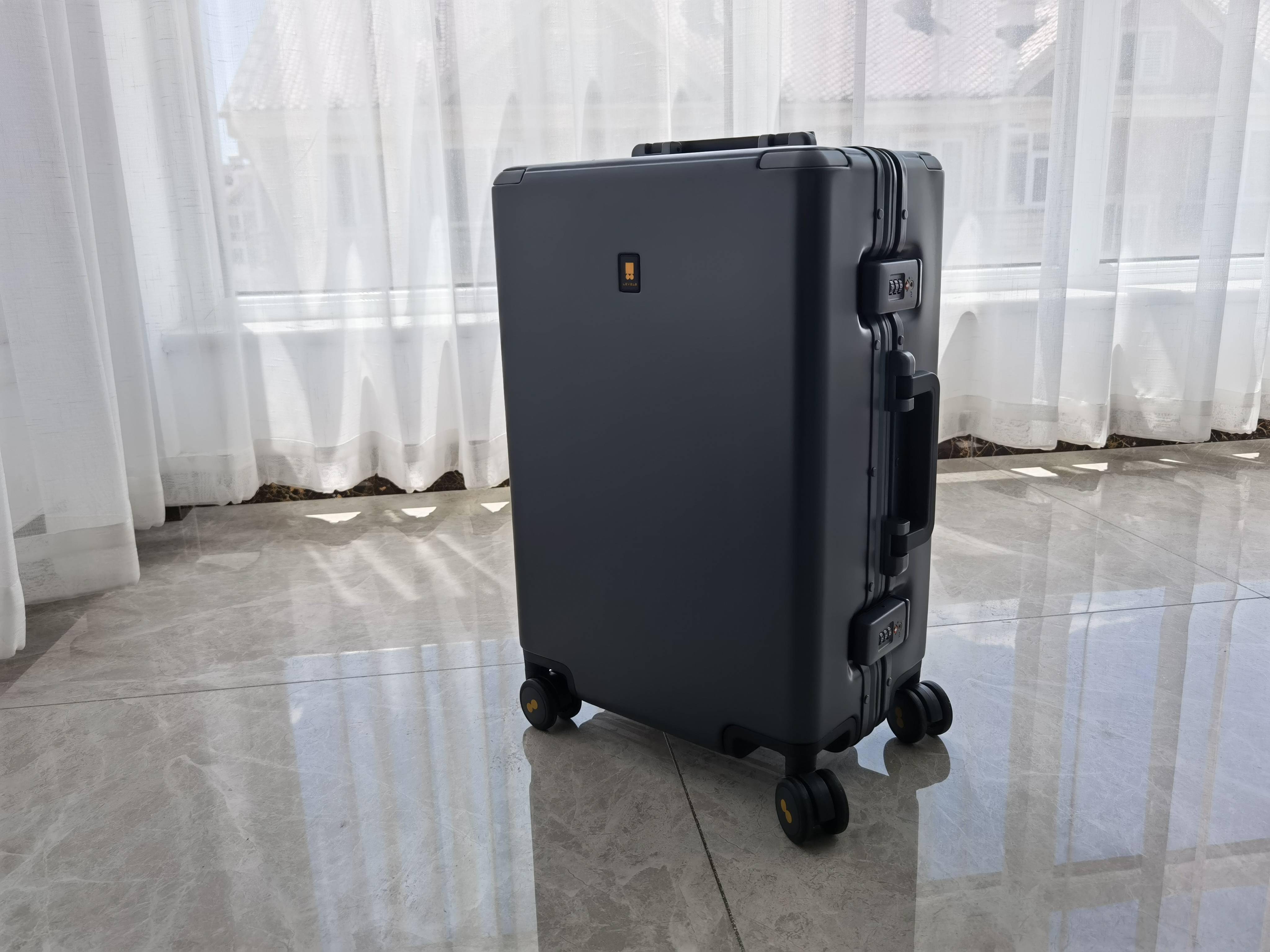 好设计 好质感 好能装 地平线8号行李箱体验分享