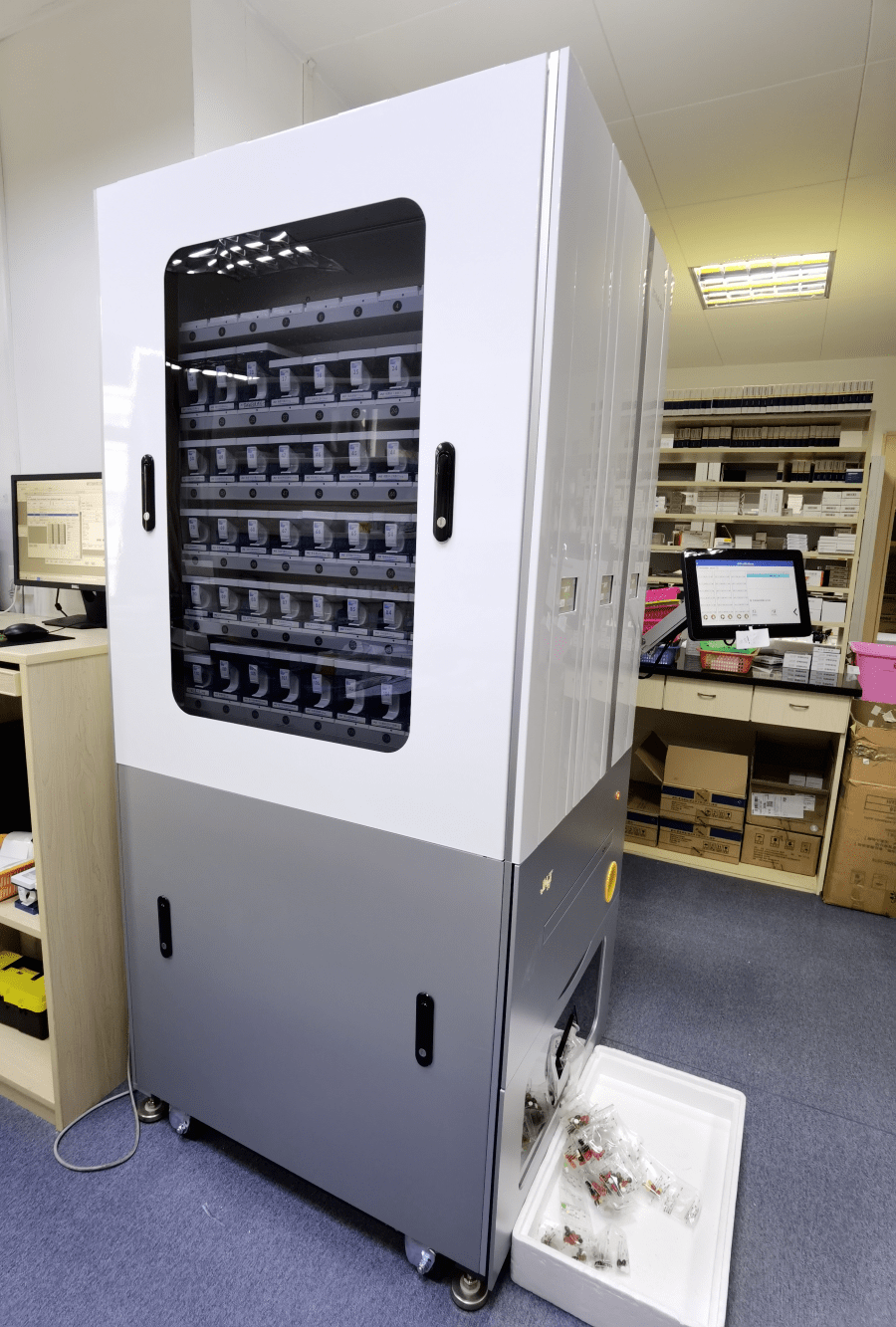 分包机接收到医生开出的医嘱后立即进行数据处理,自动分包,分包药品