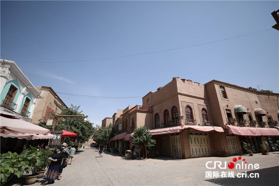 外籍记者新疆行记者手记和田和喀什沙漠大门外的两颗珍珠