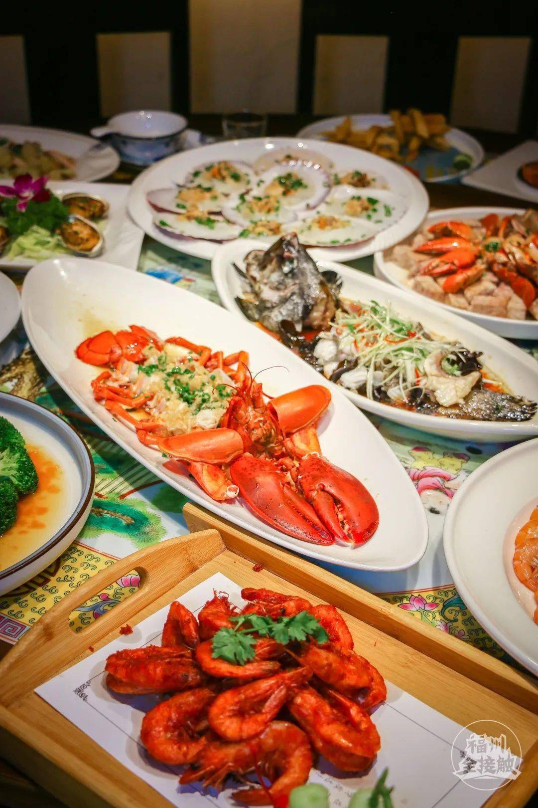 人均60吃千元大餐上过央视的网红餐厅波龙红鲟张嘴就回本