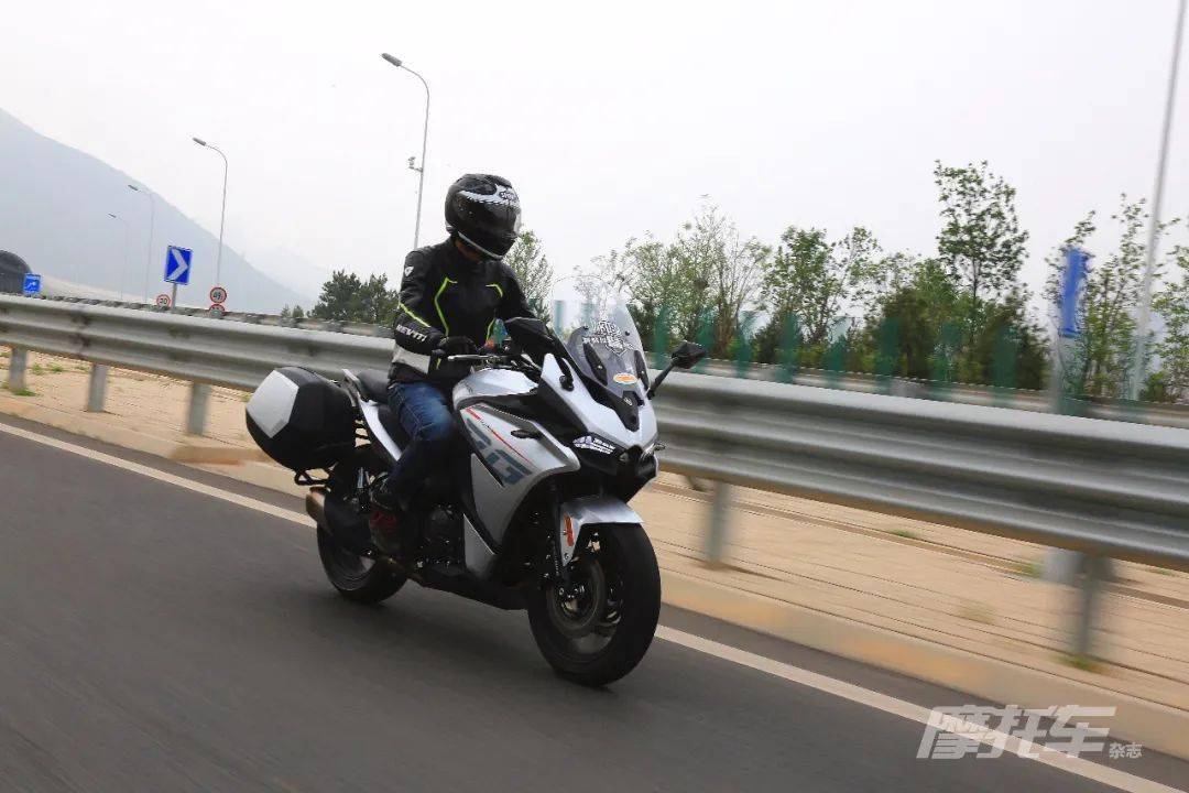 车评体验赛科龙rg3全民adv时代运动旅行车型能否突围