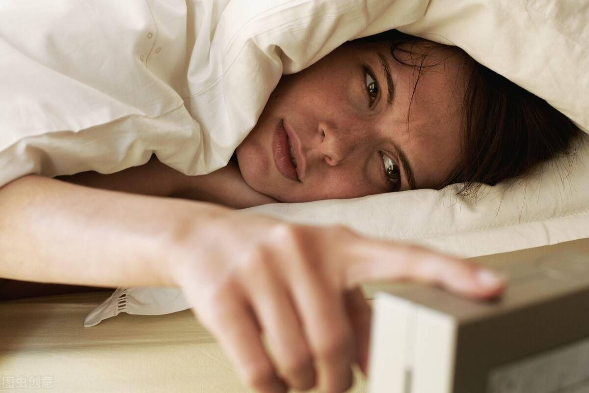 为什么一到晚上就睡不着 女性长期失眠怎么治最好