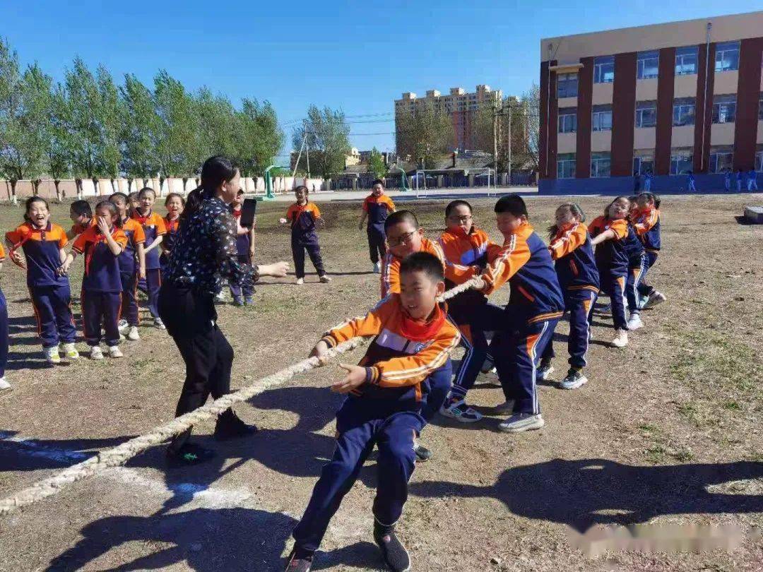 兆麟体艺庆党百年华诞赛出少年风采兆麟小学体育节暨拔河比赛纪实
