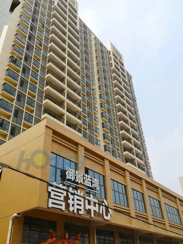 受市场影响,开盘一年来,御景蓝湾售价格亦出现下降.