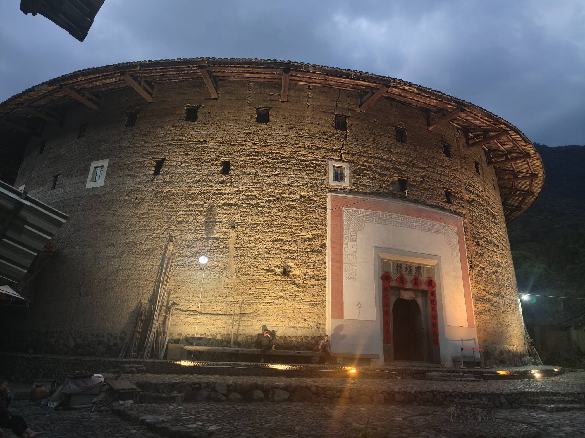 从永定到南靖,福建土楼的乡村记忆与旅游现实_南江村