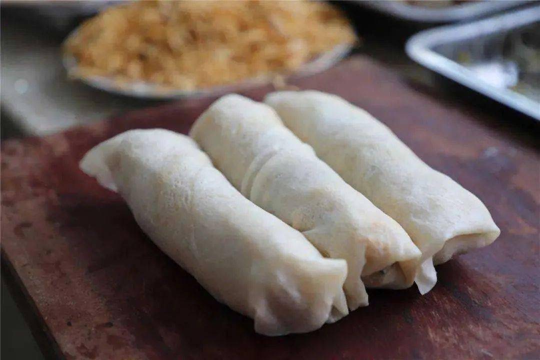 吃锡饼点击图片观看乐清古法制作灰汤粽乐清人喜欢用灰汤煮粽子,所谓