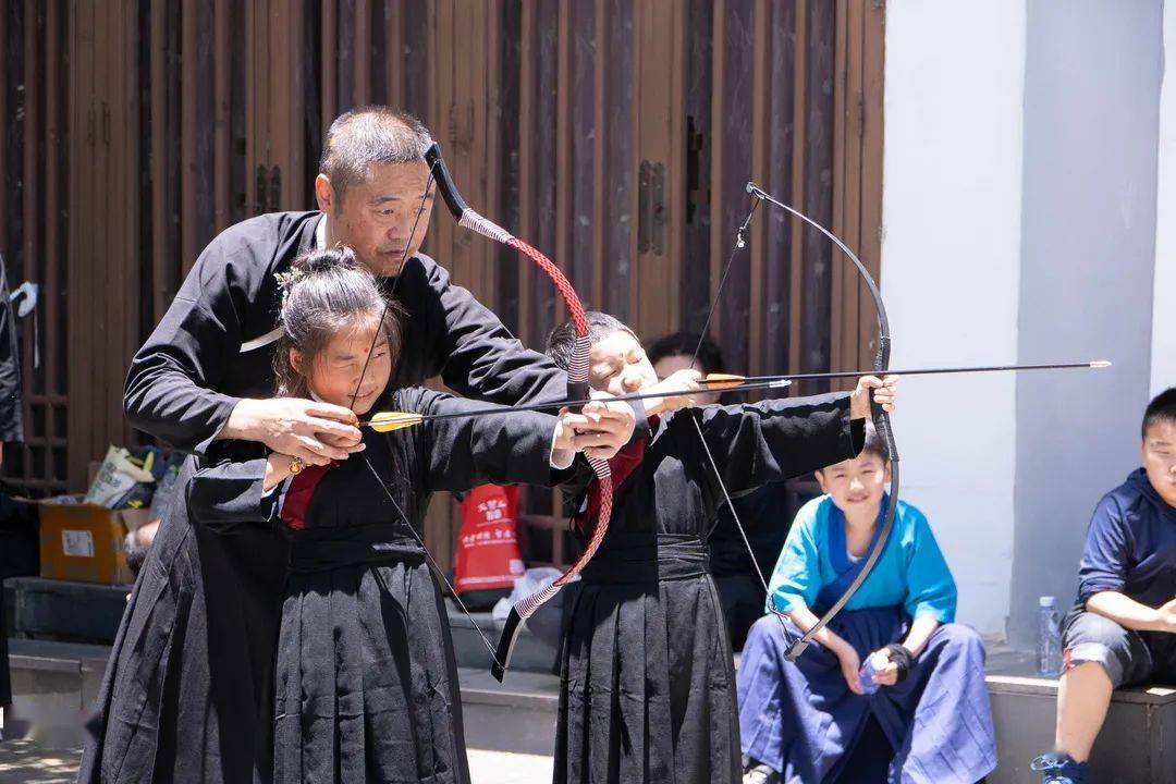 "射者正己而后发"孔学堂研学基地端午活动体验 中华传统礼射
