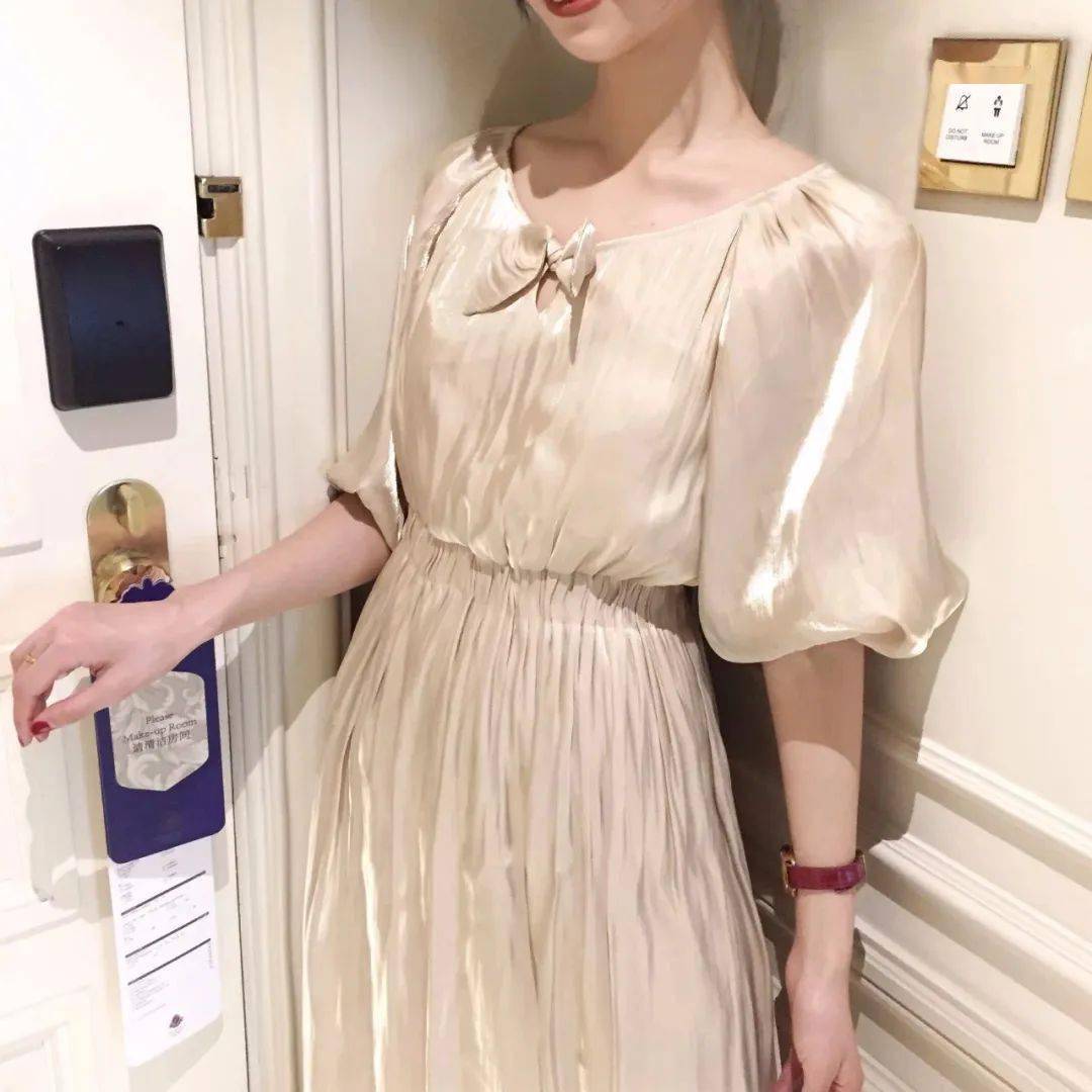 女生夏季裙子穿搭高级感 18b2c58813de477a890a5c1dac172014.jpeg