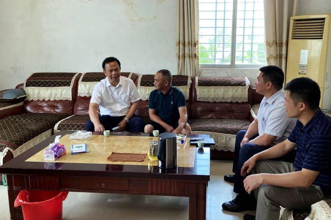 县领导到元善镇邓村村开展党员干部直接联系服务群众工作_林文泉