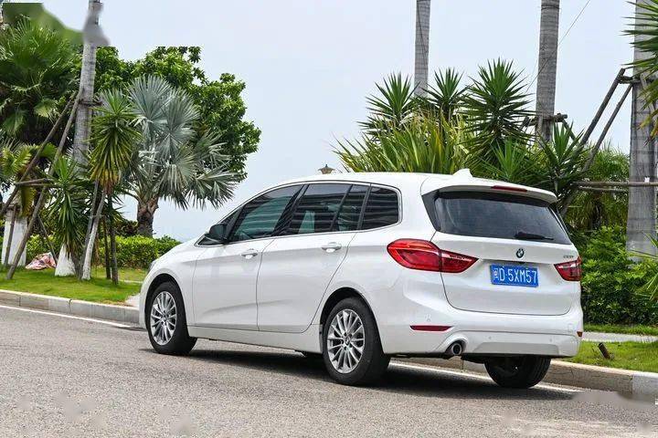 阿站长开车开台7座宝马220i去探店不吃槟榔不看槟榔妹