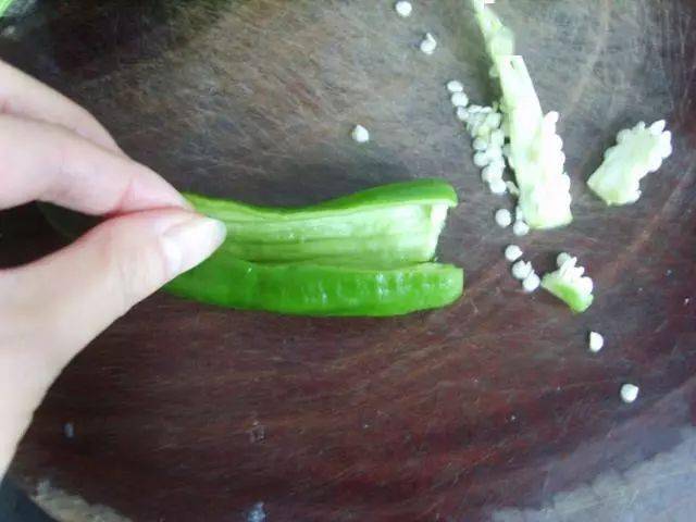 炒肉丝需要放盐吗 e97a9f6dd6224eefb24380978da0d713.jpeg