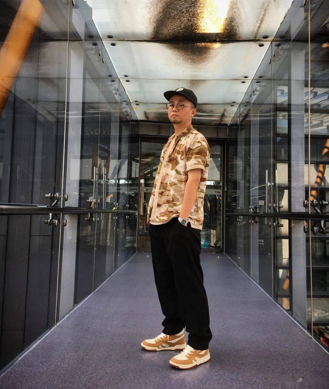 李宁篮球鞋设计师,颜岩第一位出场的是:现在由李宁设计师团队出马.