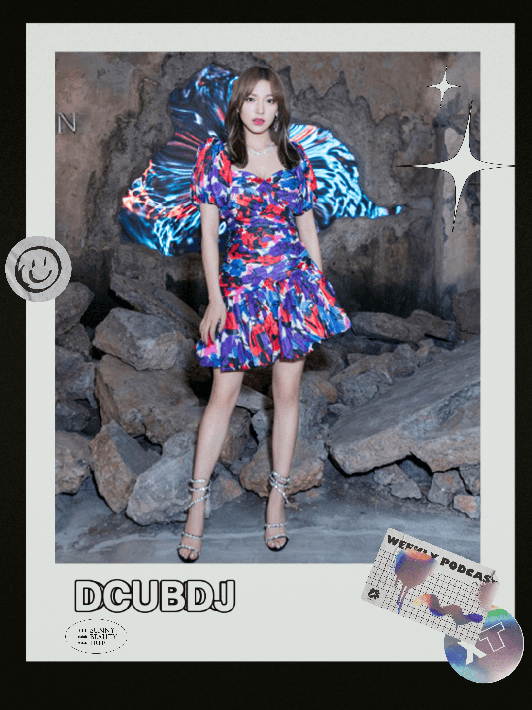 程潇选择了银白色绑带高跟,镶嵌的水钻炒鸡闪,淡化了裙子带来的花哨感