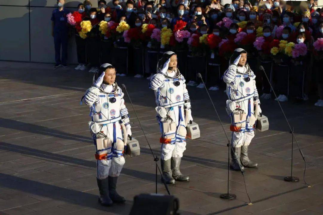 运载火箭|多图直击 | 神舟十二号载人飞船发射成功，空间站迎来首批“入驻人员”