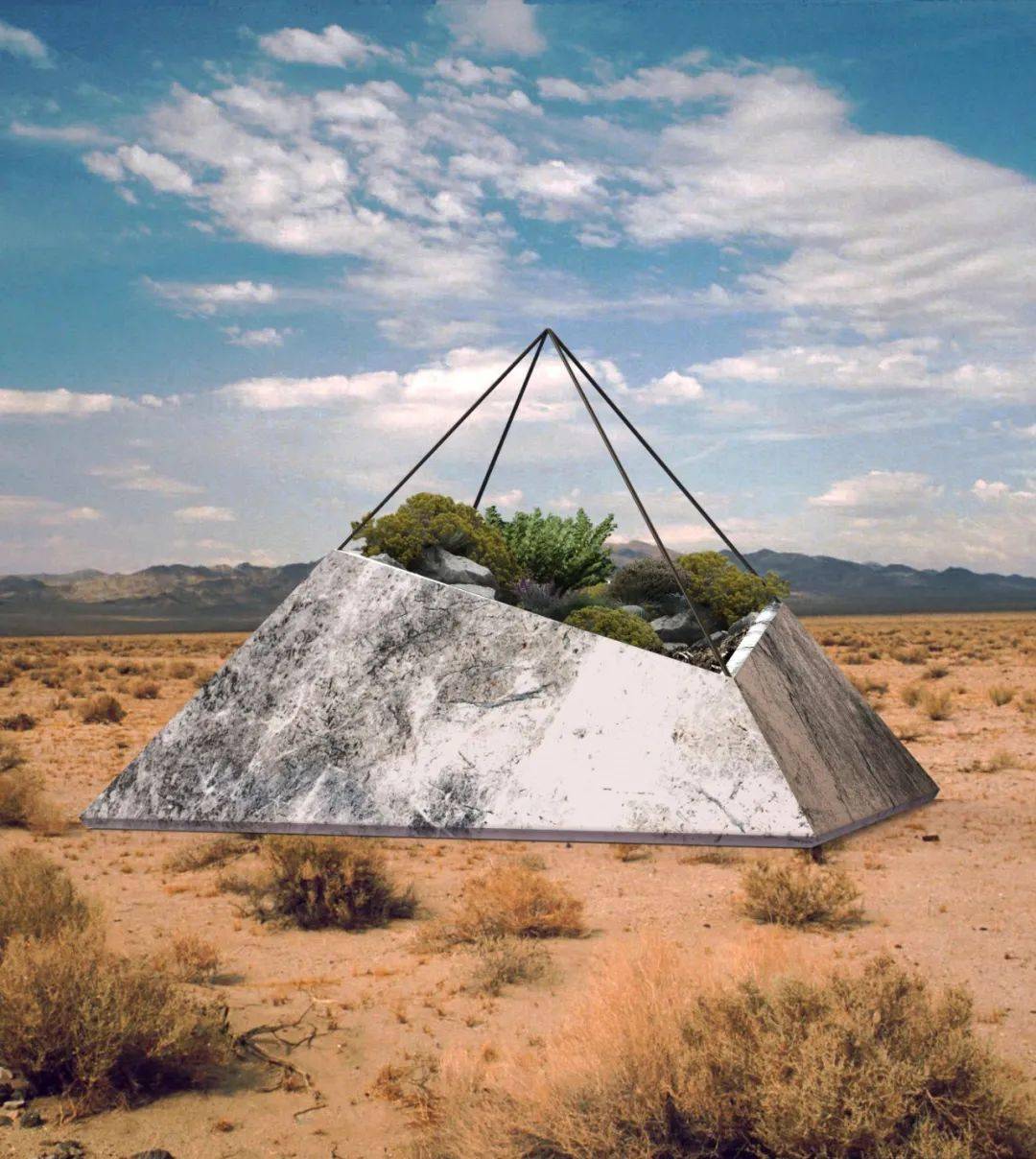 金字塔城一个现代纪念馆艺术装置