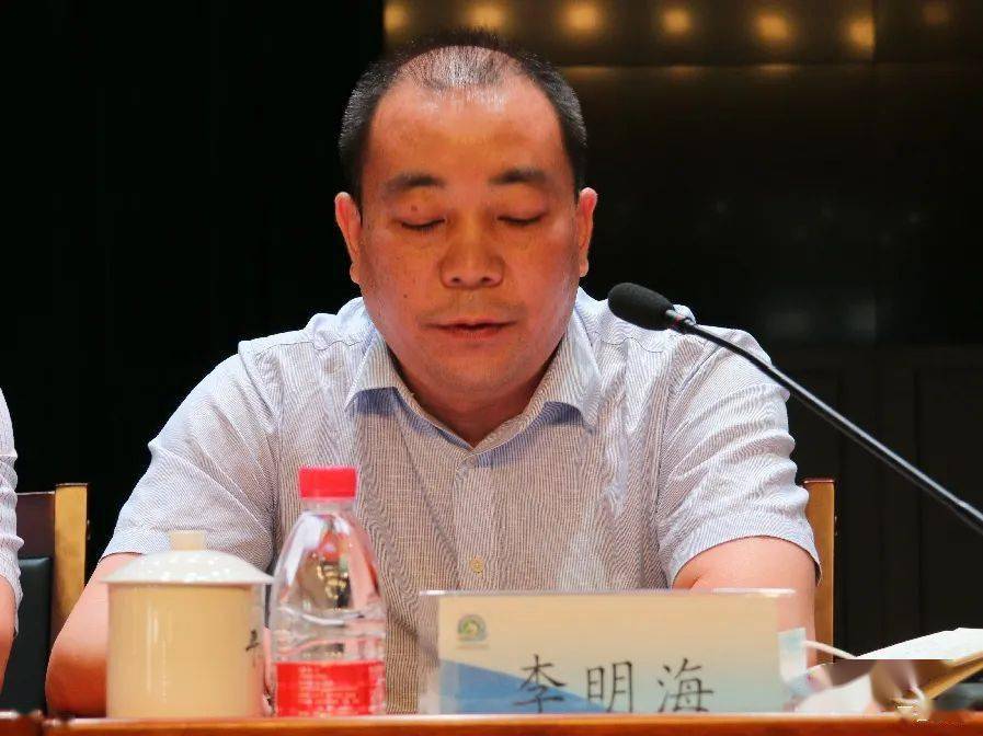 市教委四级调研员李明海要求：1.加强学校管理，落实主体责任，不断提高