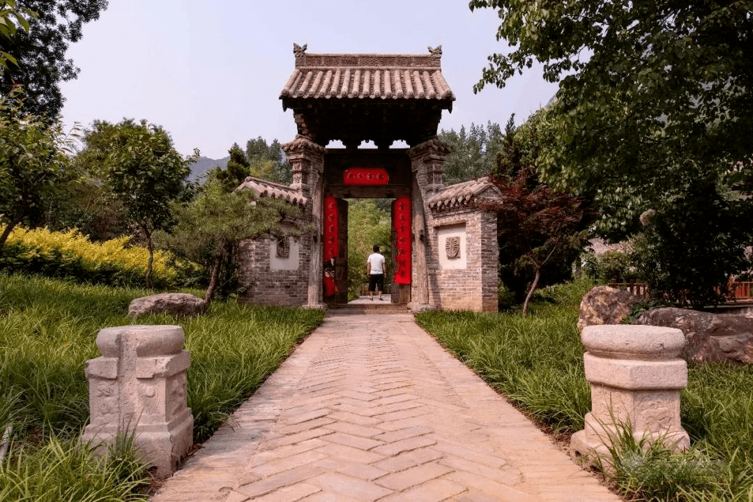 山水相依登封一村一落皆美景