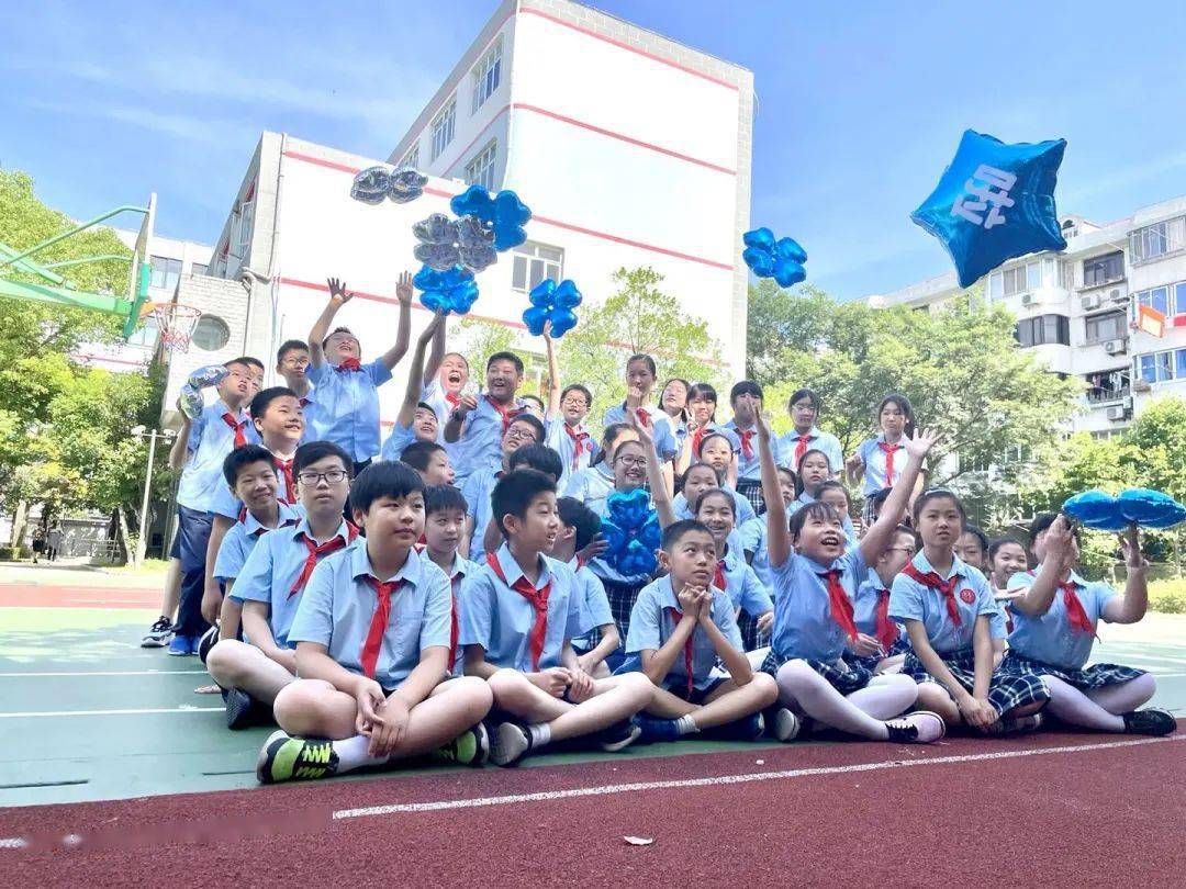 适存小学留下最美的回忆~建青实验学校毕业了,向梦想奔跑起来吧!