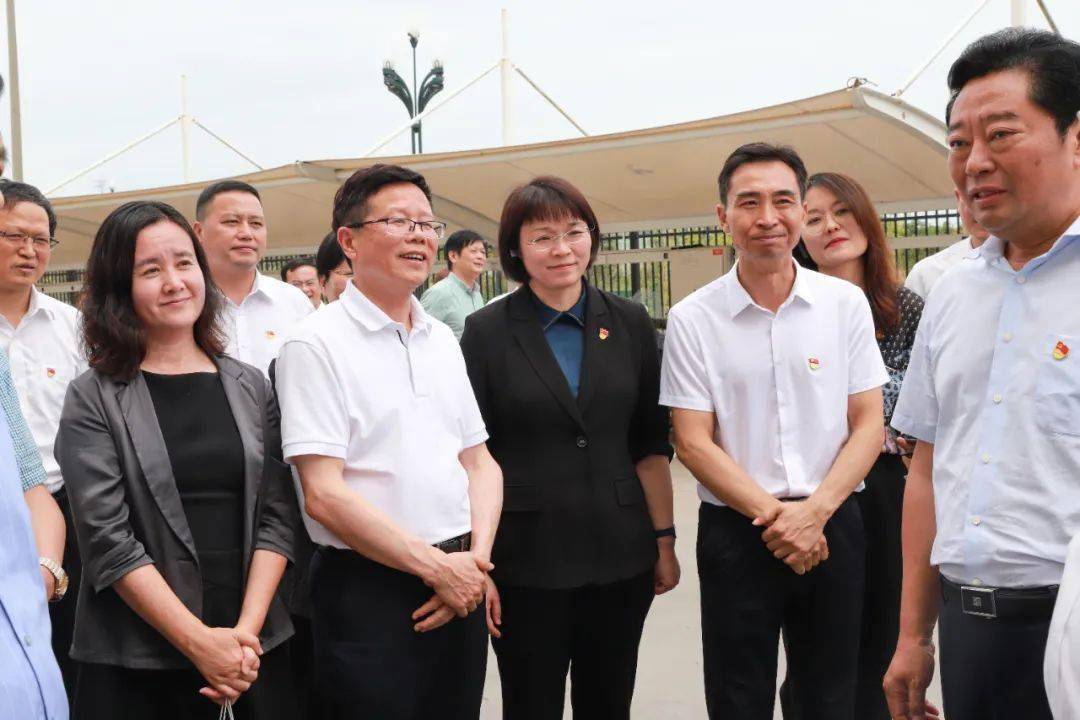 今天秀洲区党政代表团走进宜宾市屏山县