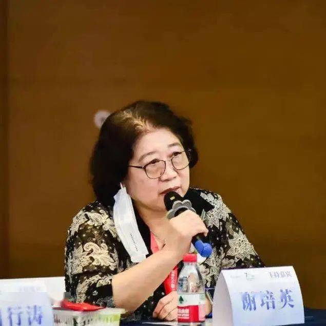 天津市眼科医院李丽华主任,爱尔眼科医院集团蓝卫忠教授,中山大学中山