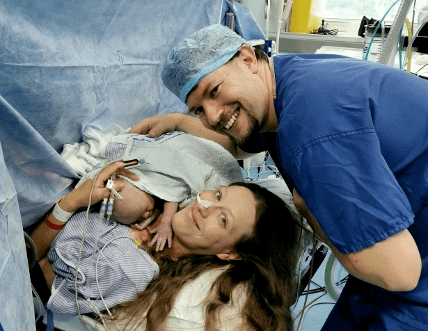 外国33岁女子怀孕期间每天至少吐50次,暴瘦100斤!