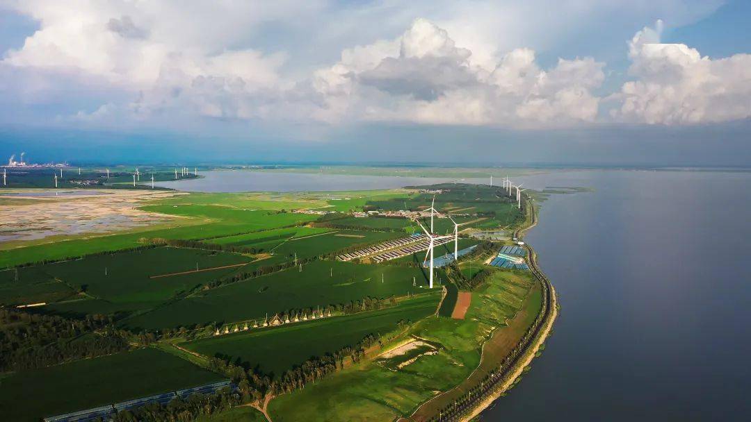 位于松原市前郭县的查干湖,是吉林西部生态经济区的核心区,是吉林省