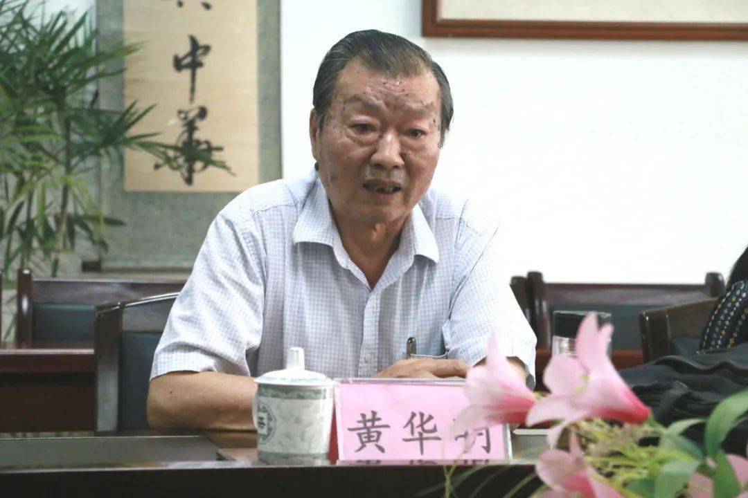 进贤县关心下一代工作委员会领导一行莅临我校调研指导工作