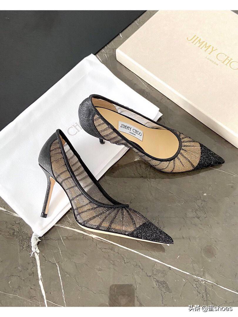 吉米周的蕾丝款式高跟鞋天生的性感女王鞋就属它了