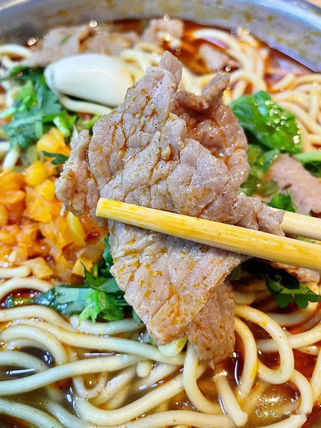 店名:027武汉生热牛肉面(小云食品城店)地址:小云食品城,估计人均约24