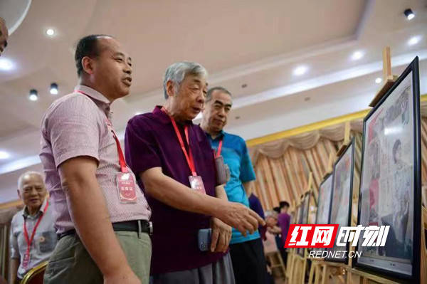 "学党史迎党庆红色报纸展览"在韶山举行.曹先训 摄