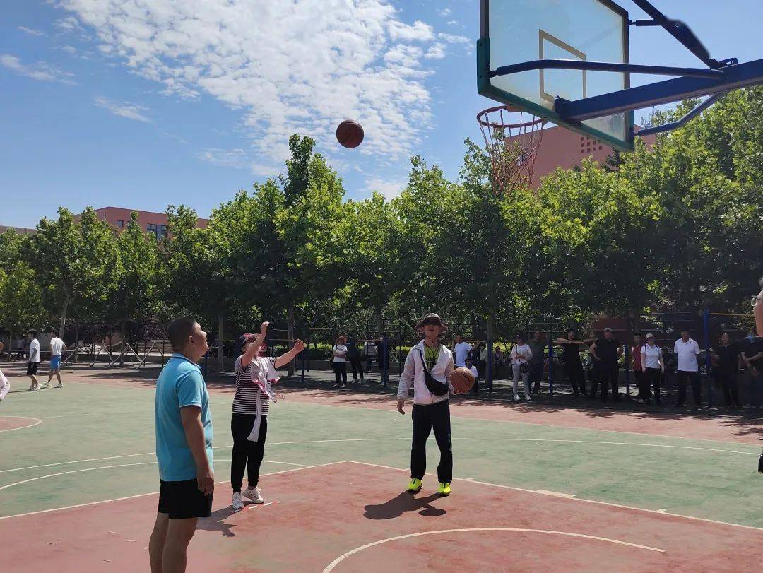 白塔镇趣味健身运动会倡导全面健康