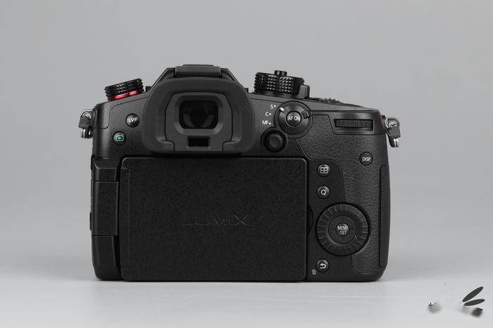 更强的视频拍摄能力 松下LUMIX GH5 Ⅱ评测_机身