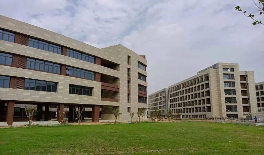最后冲刺来自一线的声音孟州市新一中建设即将完工