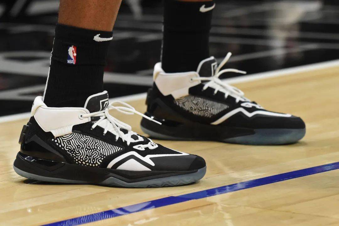 money"▲new balance the kawhi "new money"多说一嘴,nike kyrie 1