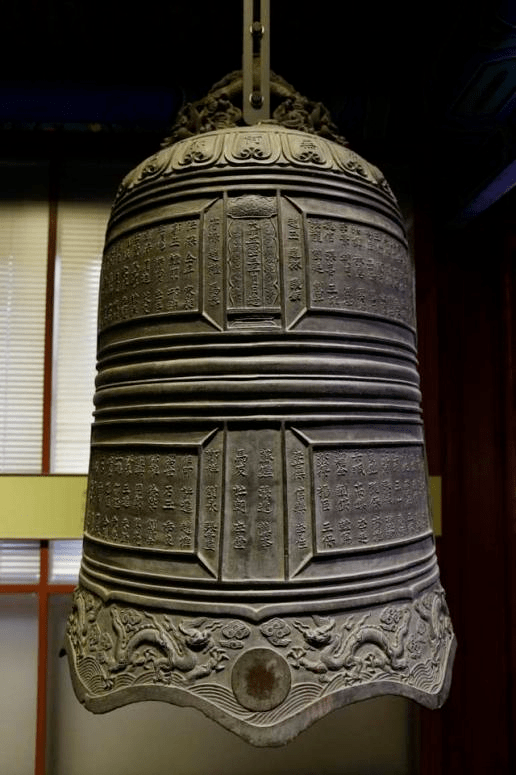 一睹真容云浮高村谭翁这座200余斤的古钟已有200多年历史