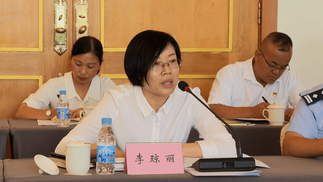 第一代表团的李琼丽代表认为,两个报告客观实际,实事求是,鼓舞人心,催