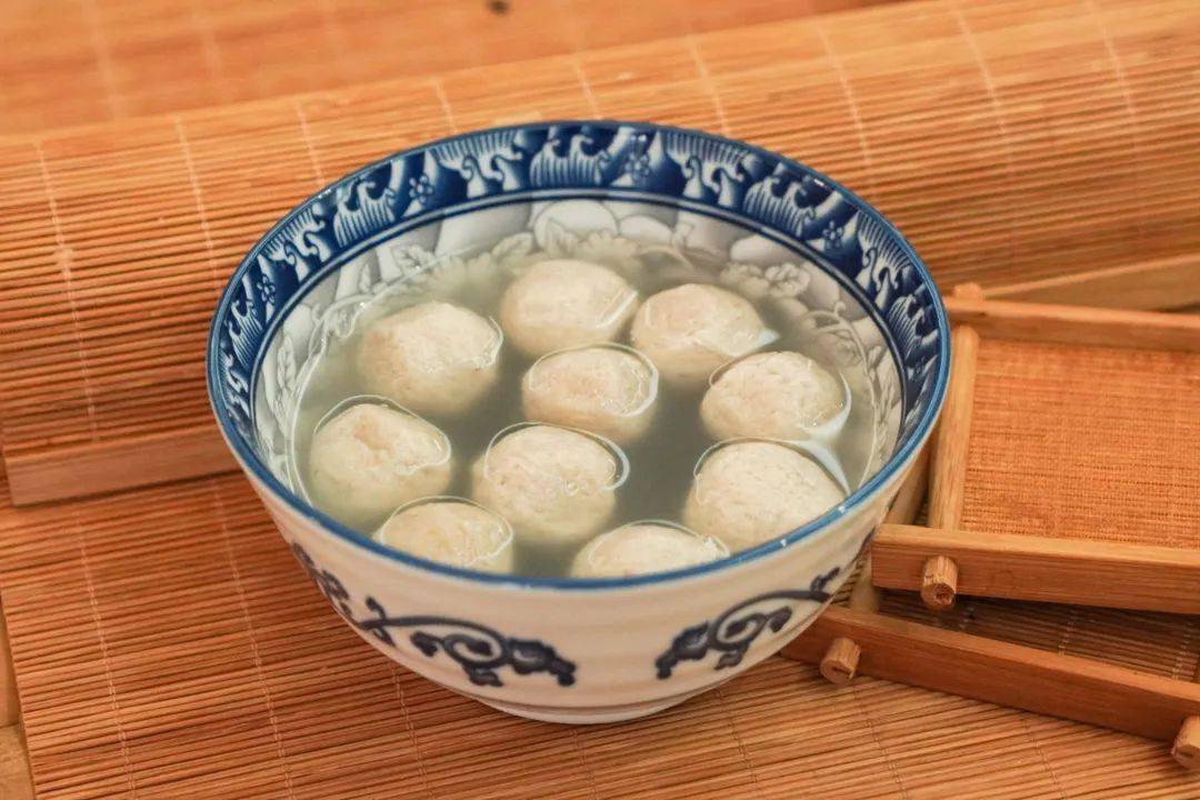 梧州美食大赏蒙山宝藏肉丸隔着屏幕都能感受到它的q弹